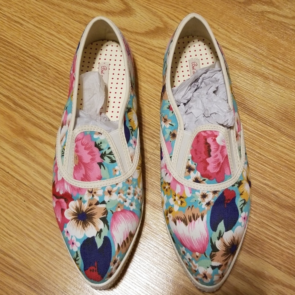 B.A.I.T. Footwear Yuri in Hula Print 9